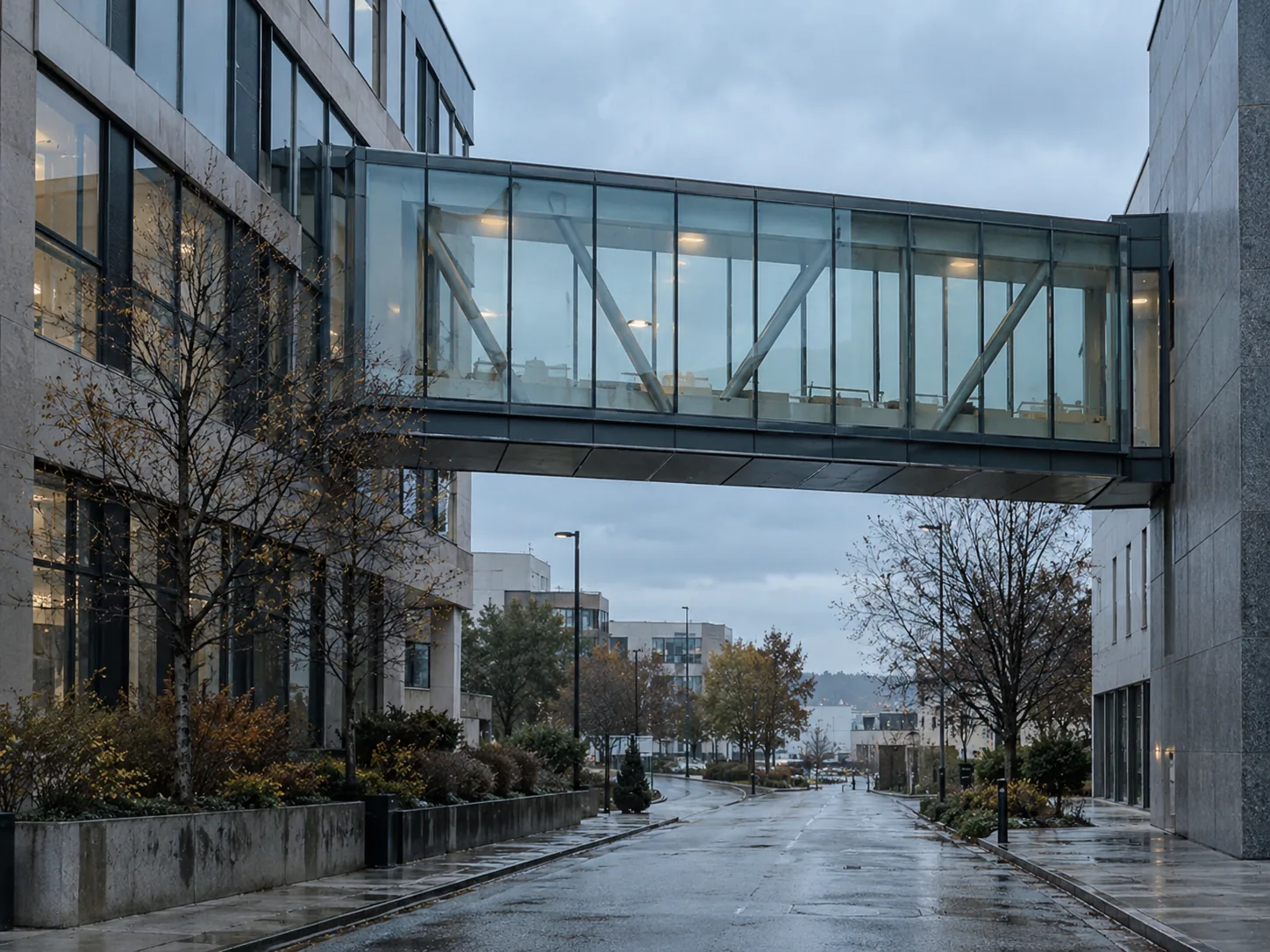Pasarela de vidrio que conecta dos edificios de oficinas